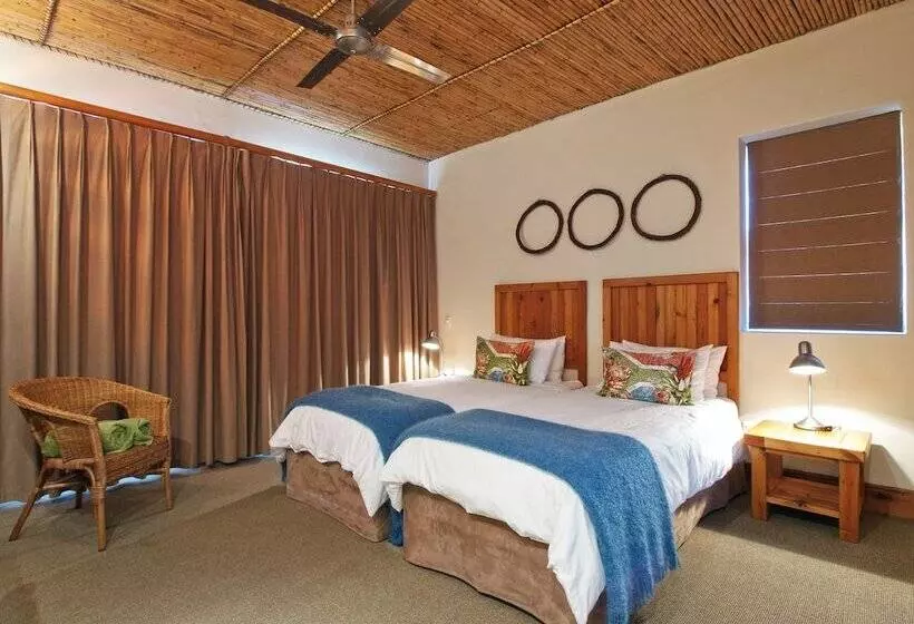 بنسيون At The Woods Guest House