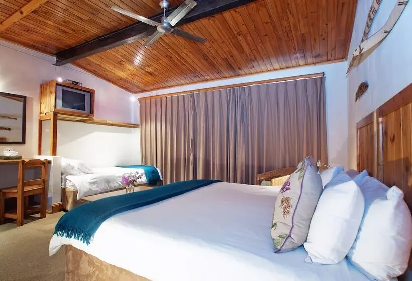 بنسيون At The Woods Guest House