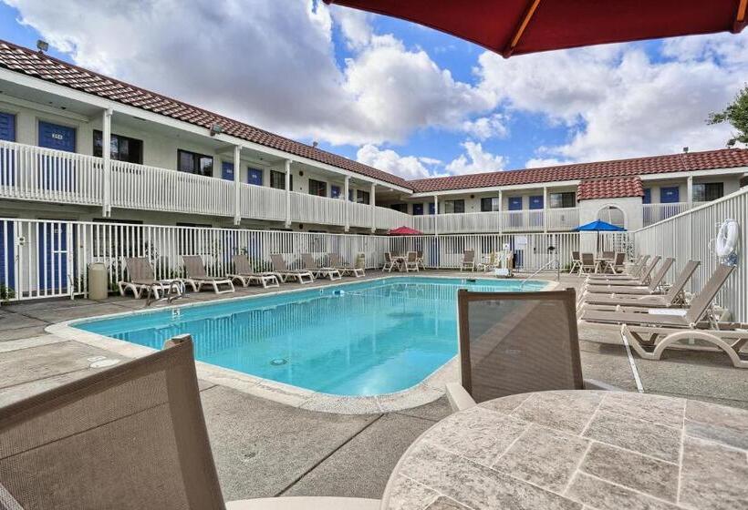 מוטל Park Inn By Radisson, Petaluma