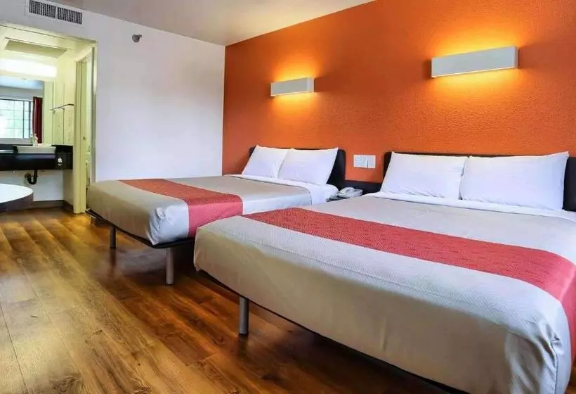 מוטל Park Inn By Radisson, Petaluma