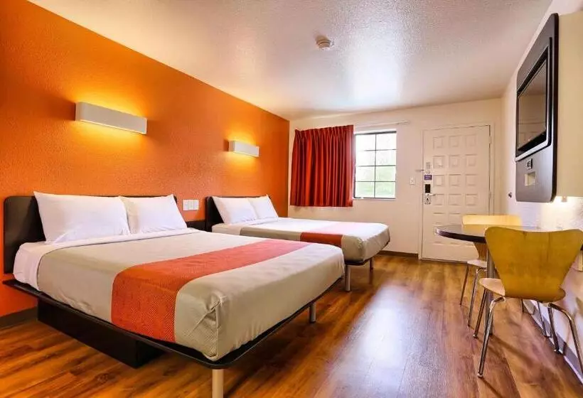 מוטל Park Inn By Radisson, Petaluma