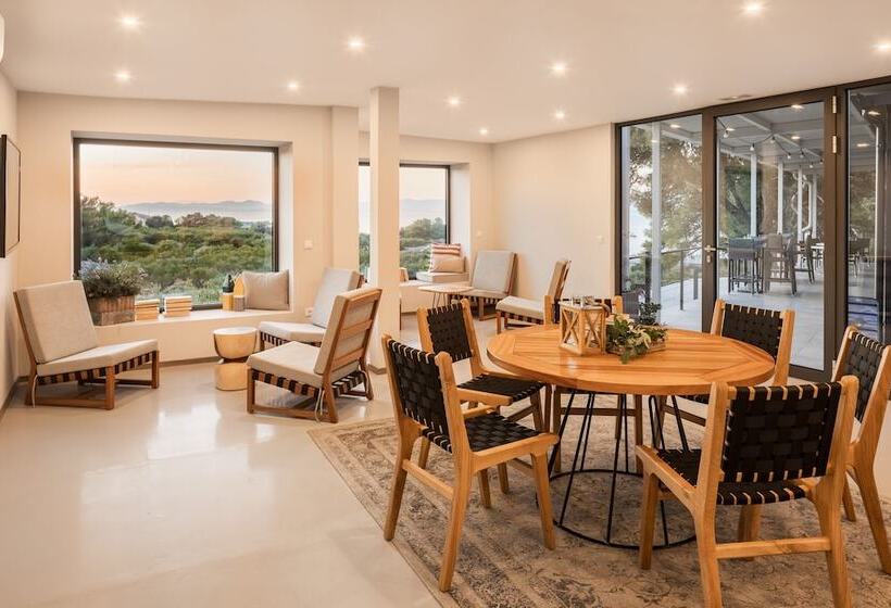 Waterman Beach Village