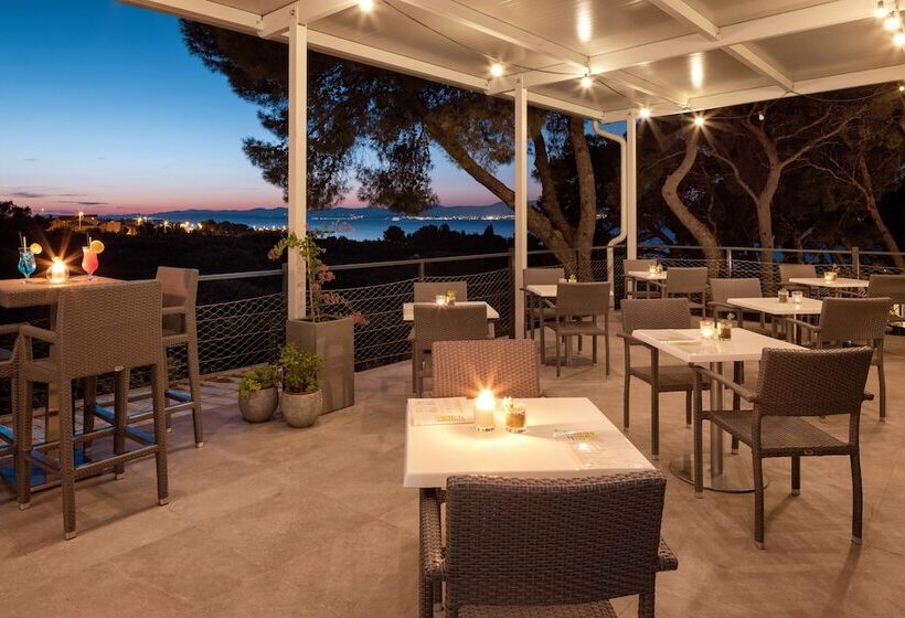 Waterman Beach Village