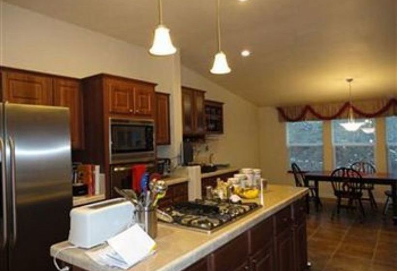 Amber Lights Bed And Breakfast