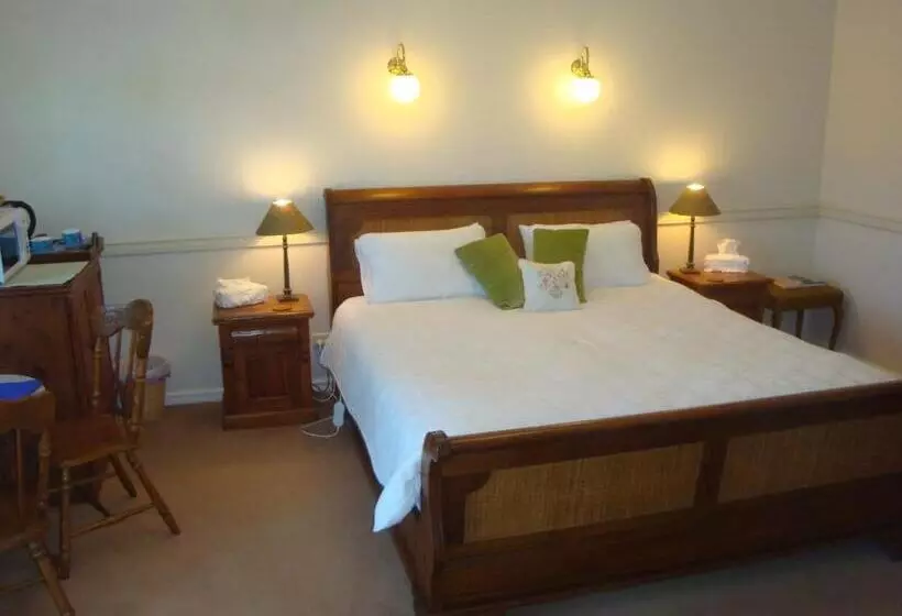 Bed and Breakfast Lanterns Retreats