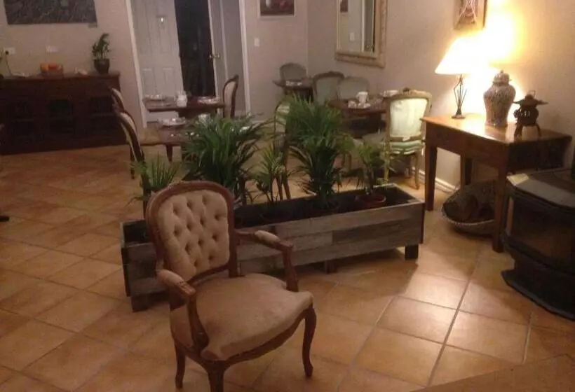 Bed and Breakfast Lanterns Retreats