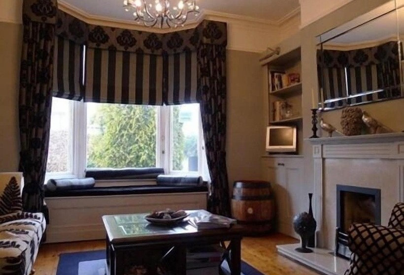 צימר The Poplars Rooms & Cottages