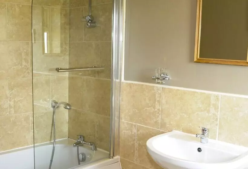 ベッドアンドブレックファースト The Poplars Rooms & Cottages