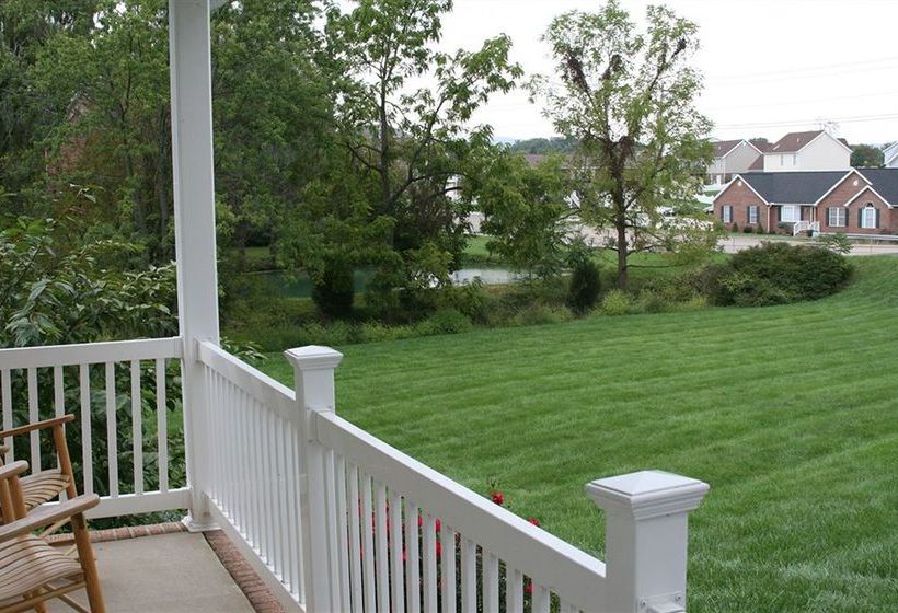 By The Side Of The Road Bed & Breakfast