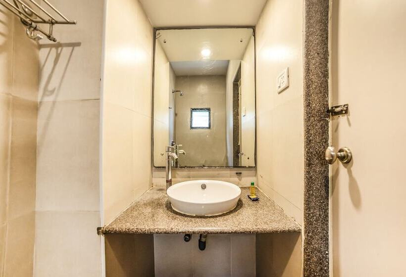 Fabhotel Flamingo Anna Nagar