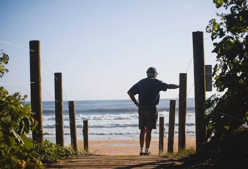 Grand Palais Boolarong Beachside Apartments
