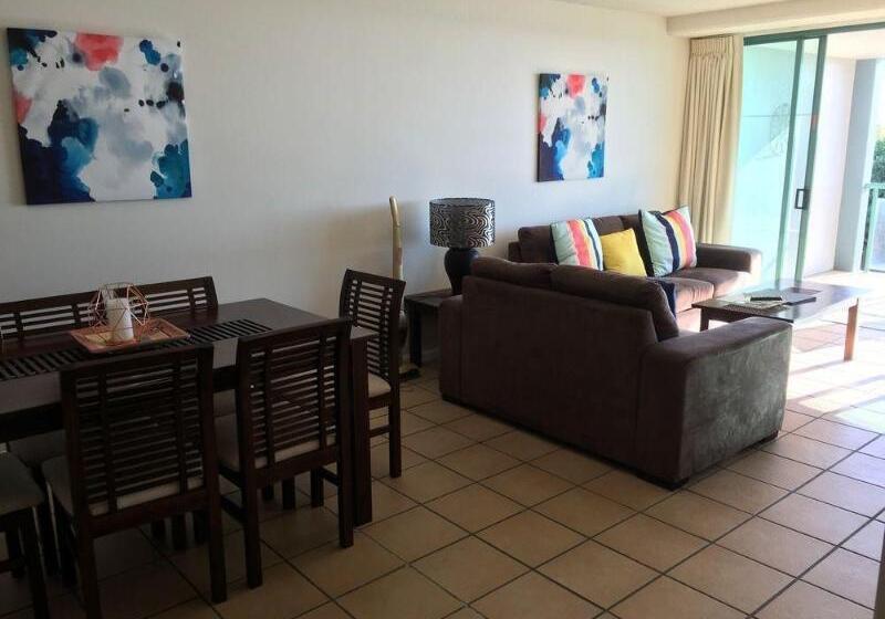 Grand Palais Boolarong Beachside Apartments