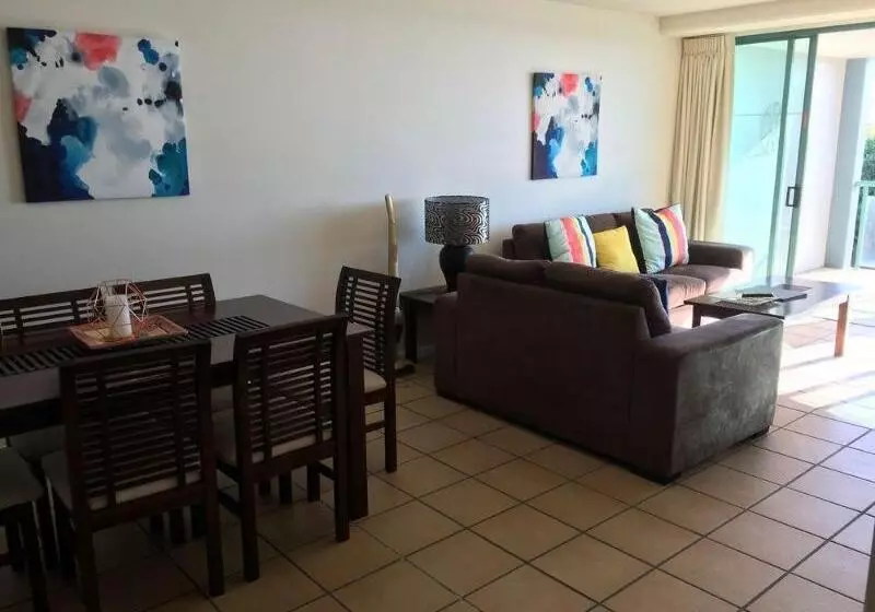 Grand Palais Boolarong Beachside Apartments