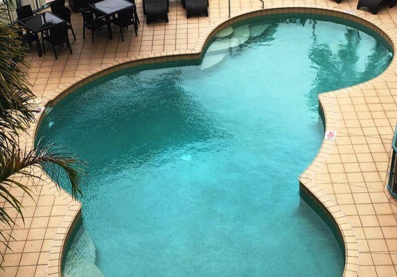 Grand Palais Boolarong Beachside Apartments