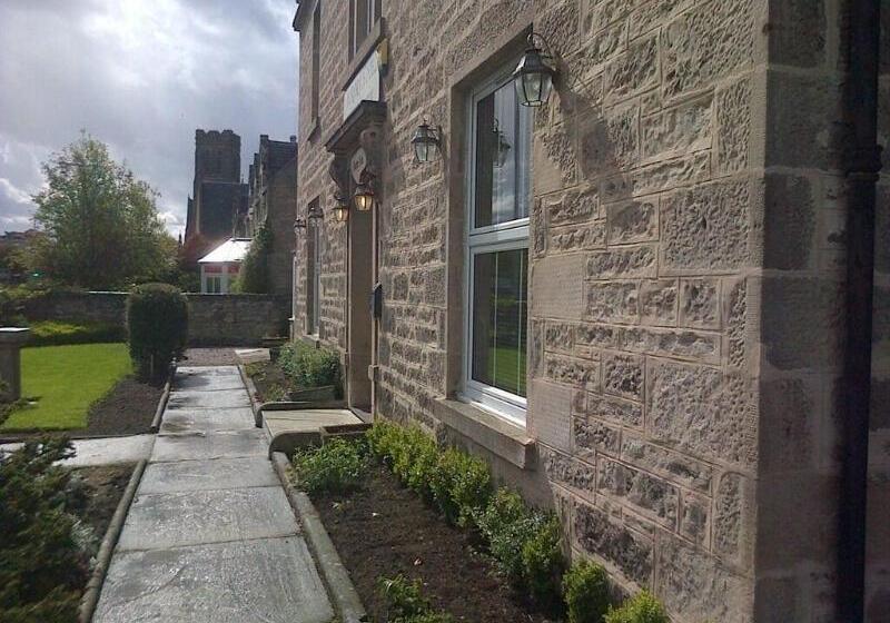 Aurora Hotel & Italian Restaurant