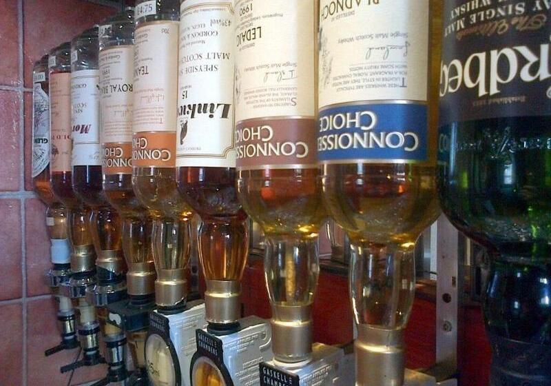 Aurora Hotel & Italian Restaurant