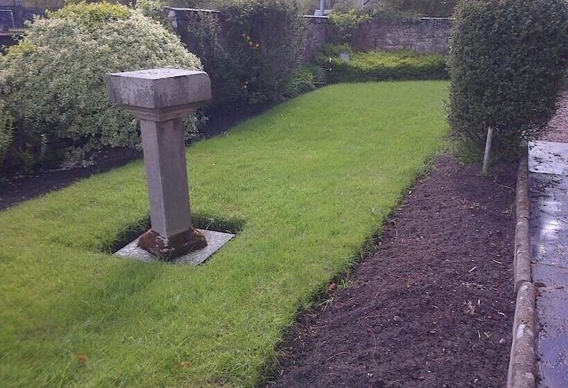 Aurora Hotel & Italian Restaurant