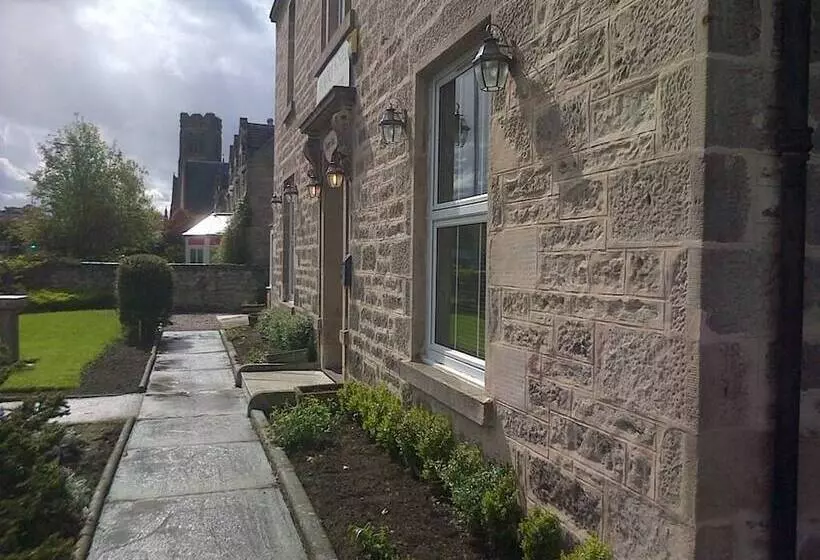 Aurora Hotel & Italian Restaurant