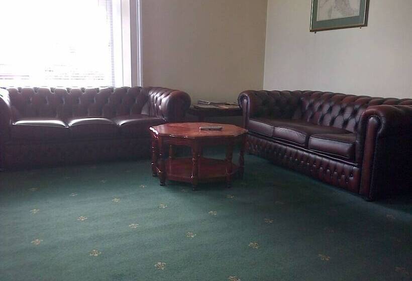 Aurora Hotel & Italian Restaurant