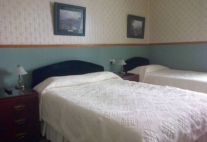 Aurora Hotel & Italian Restaurant