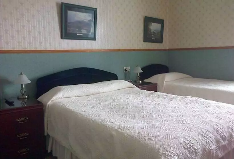 Aurora Hotel & Italian Restaurant