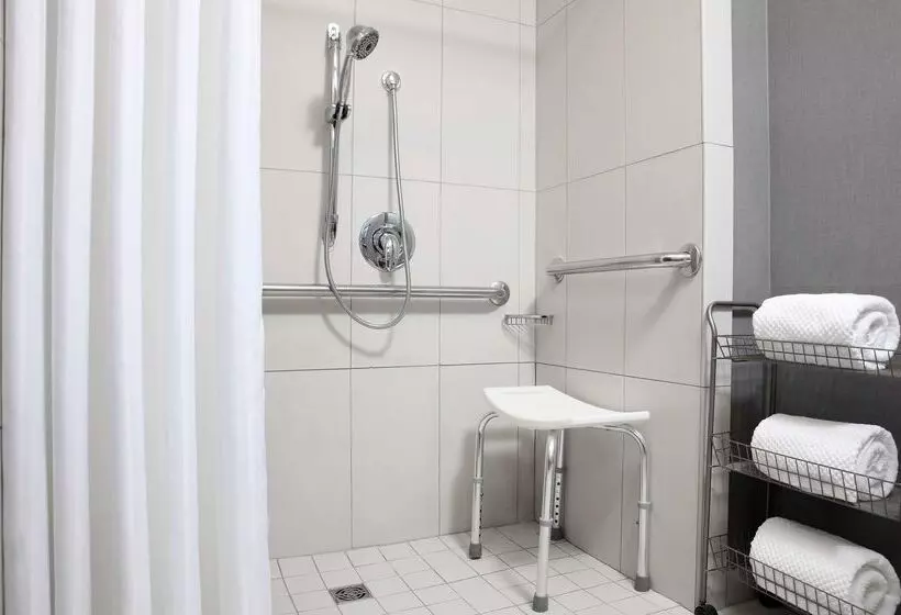 בית מלון כפרי Doubletree By Hilton West Fargo Sanford Medical Center Area