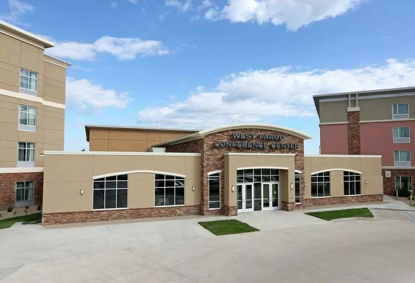 בית מלון כפרי Doubletree By Hilton West Fargo Sanford Medical Center Area