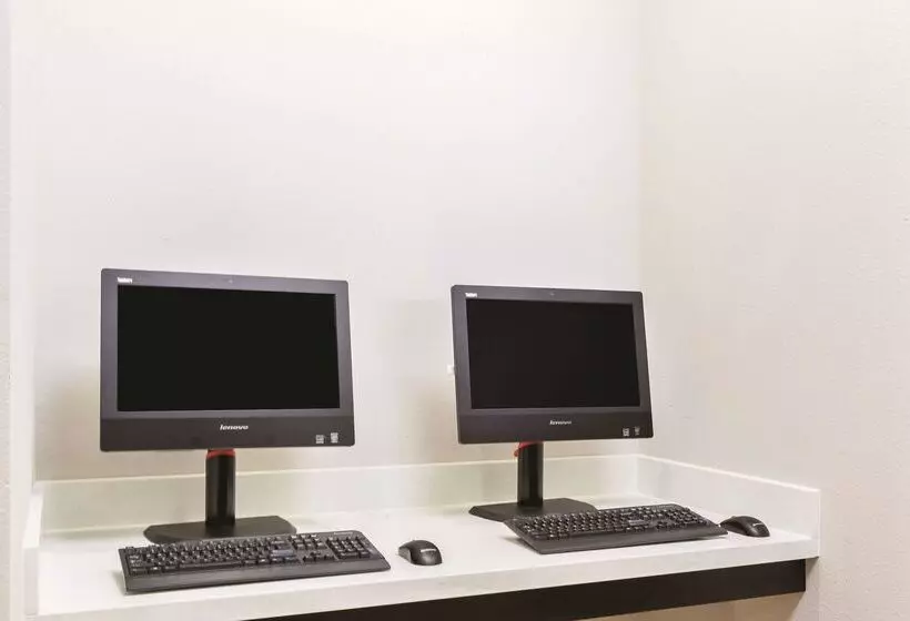 Отель La Quinta By Wyndham Rockport Fulton