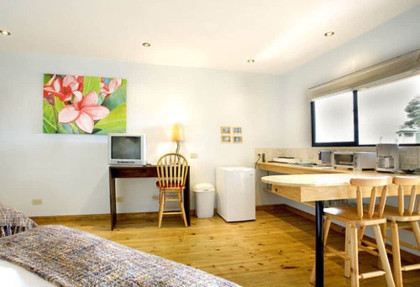 فندق Out Of Bounds