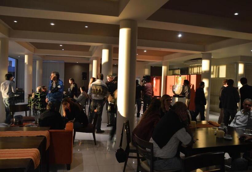 Puerto Amarras Hotel & Suites