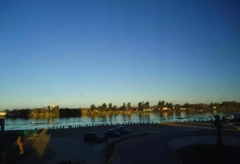 Puerto Amarras Hotel & Suites