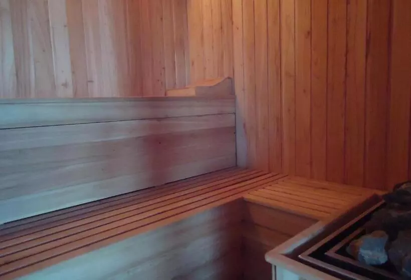 Puerto Amarras Hotel & Suites