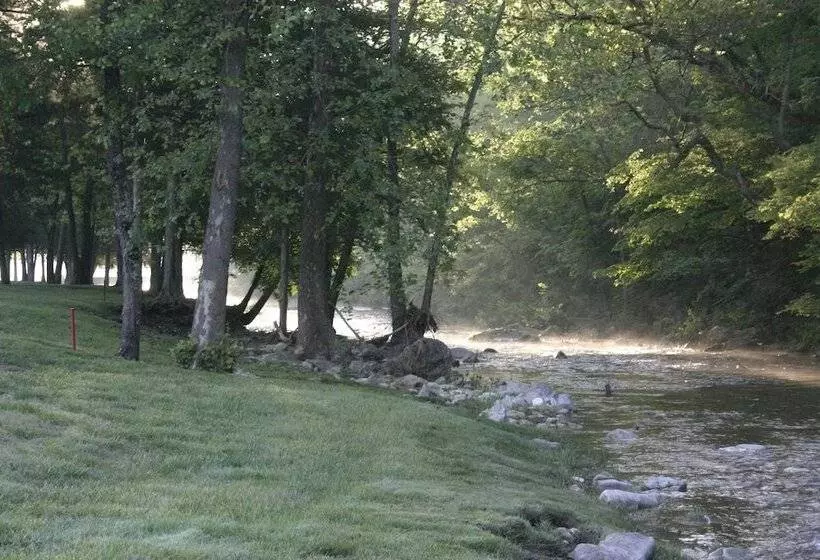 ホテル Stonebridge Resort