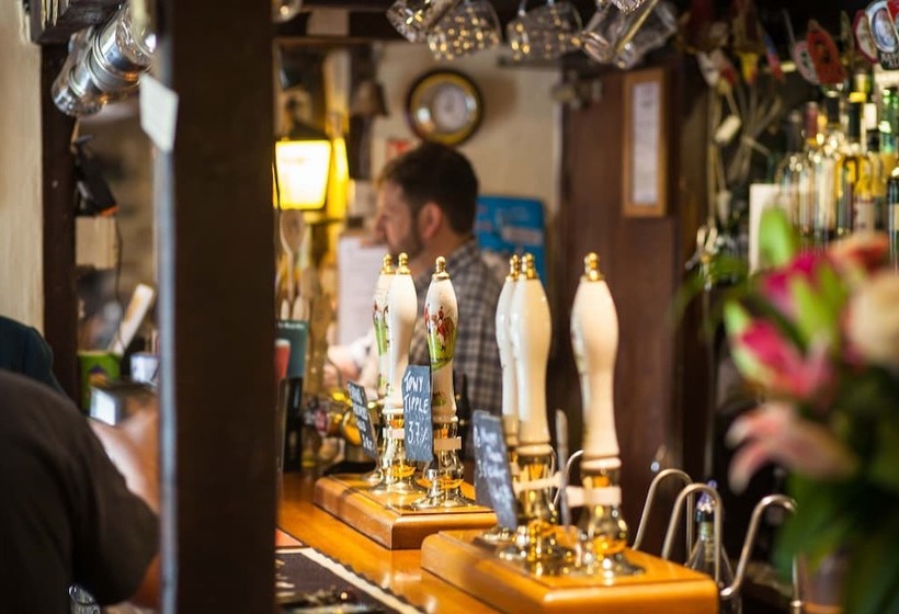 ホテル The Royal Oak Inn