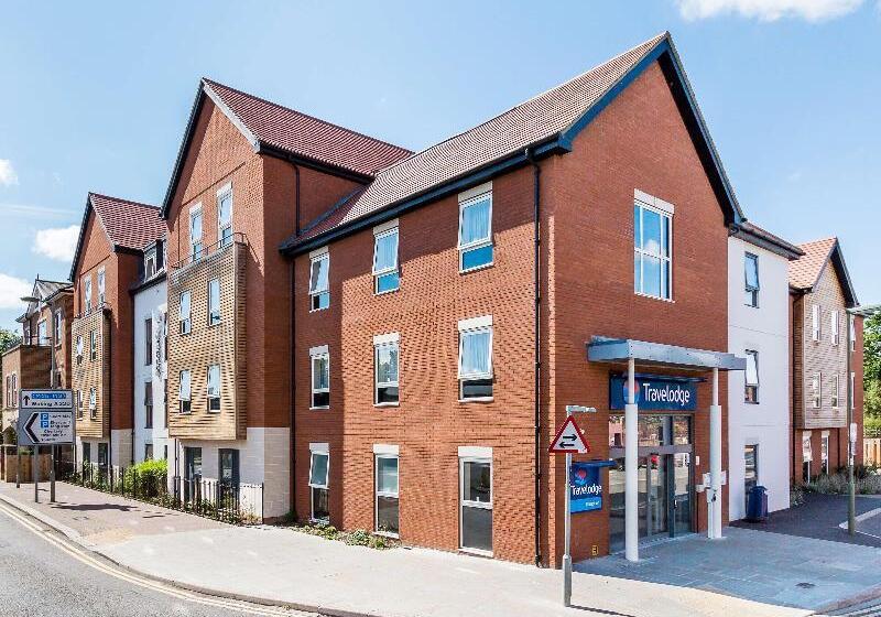 فندق Travelodge Chertsey