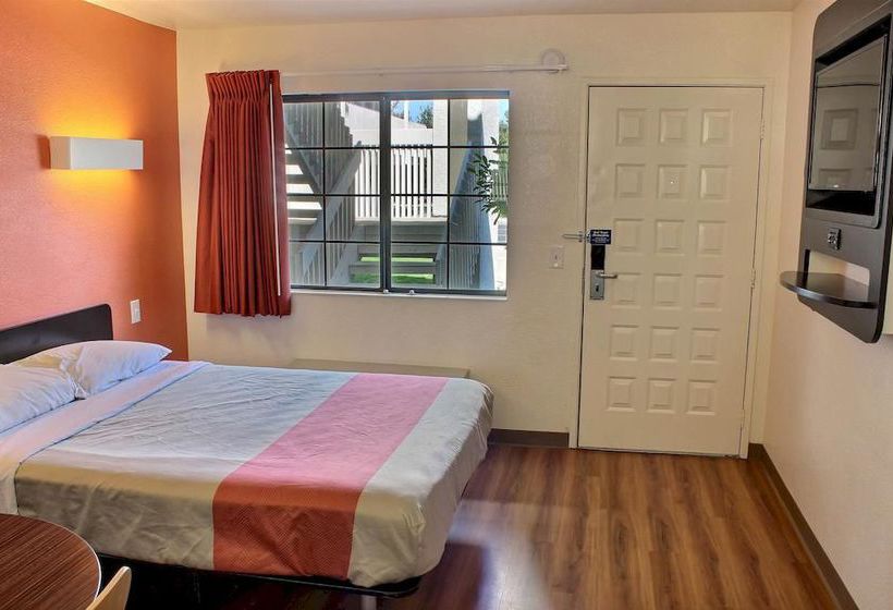 Motel 6 Paso Robles