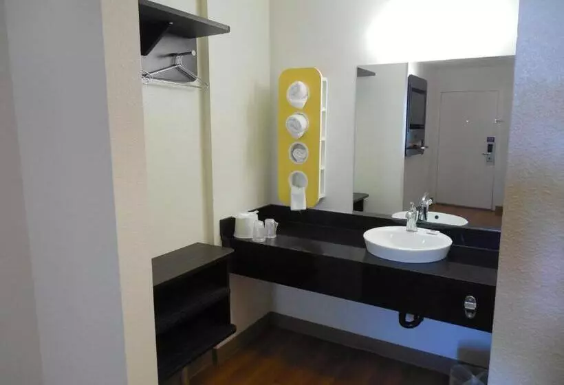 Motel 6temecula, Ca  Historic Old Town