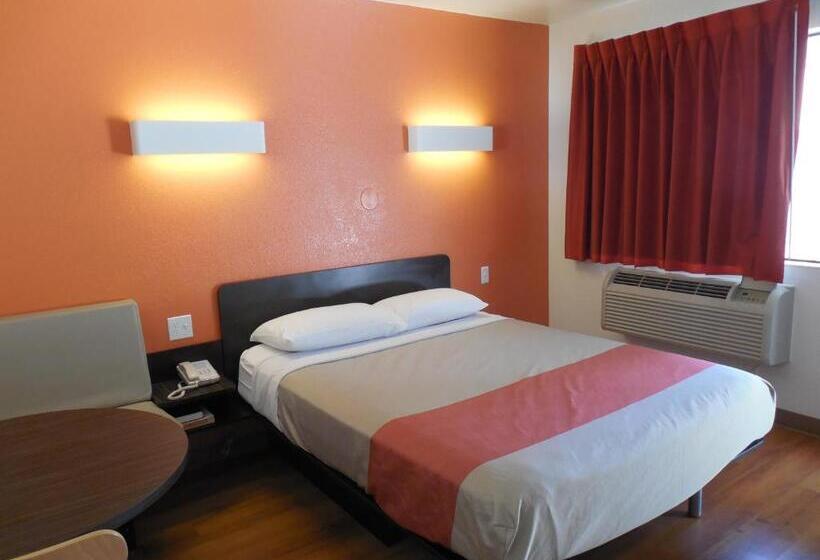 Motel 6temecula, Ca Historic Old Town