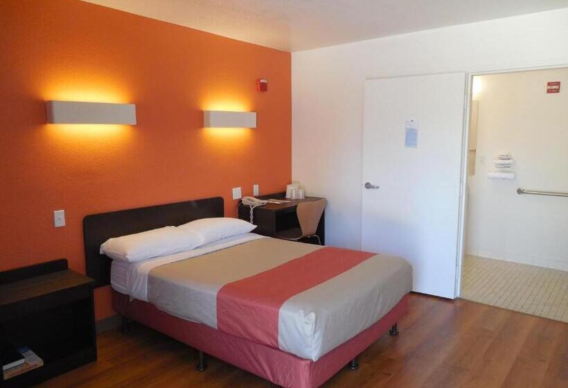 Motel 6temecula, Ca Historic Old Town