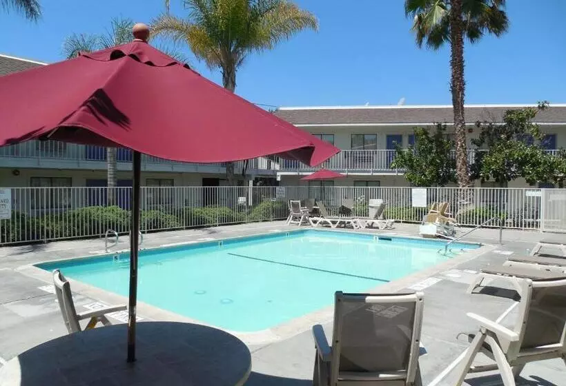 Motel 6temecula, Ca  Historic Old Town