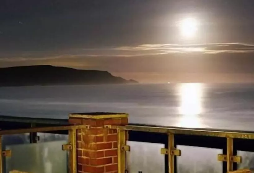 Пансион Beach House B&b