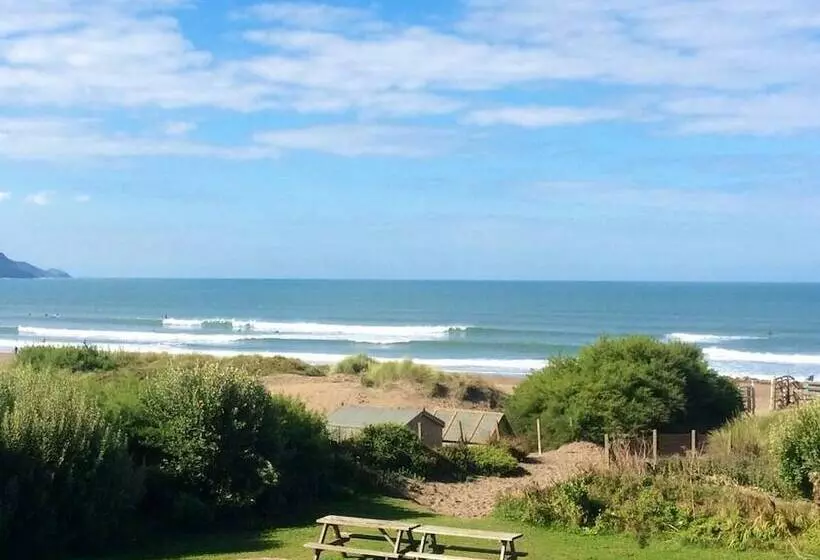 Пансион Beach House B&b