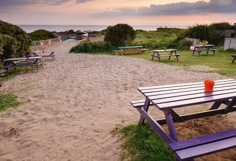 Пансион Beach House B&b