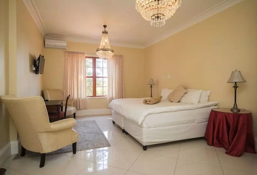 پانسیون Cricklewood Manor