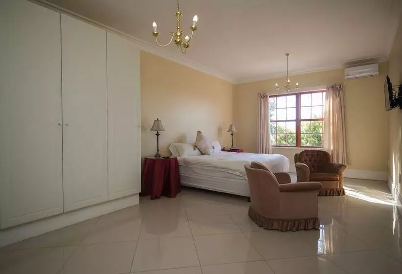 پانسیون Cricklewood Manor