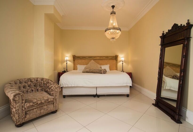 פנסיון Cricklewood Manor