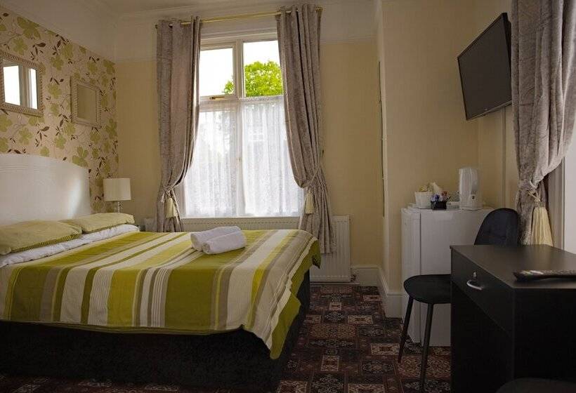 بنسيون Lyndricks House