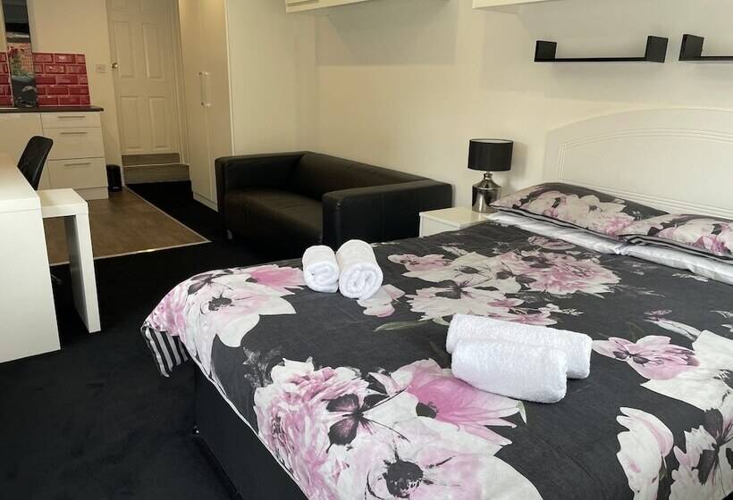 بنسيون Lyndricks House