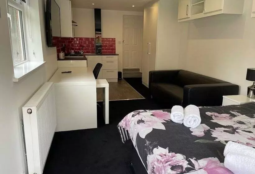 膳宿费 Lyndricks House