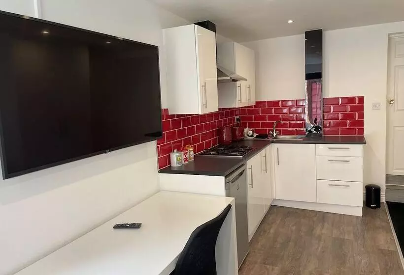 膳宿费 Lyndricks House